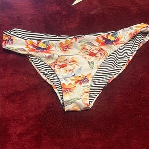 NWT Cupshe Floral and Striped Bikini Bottom